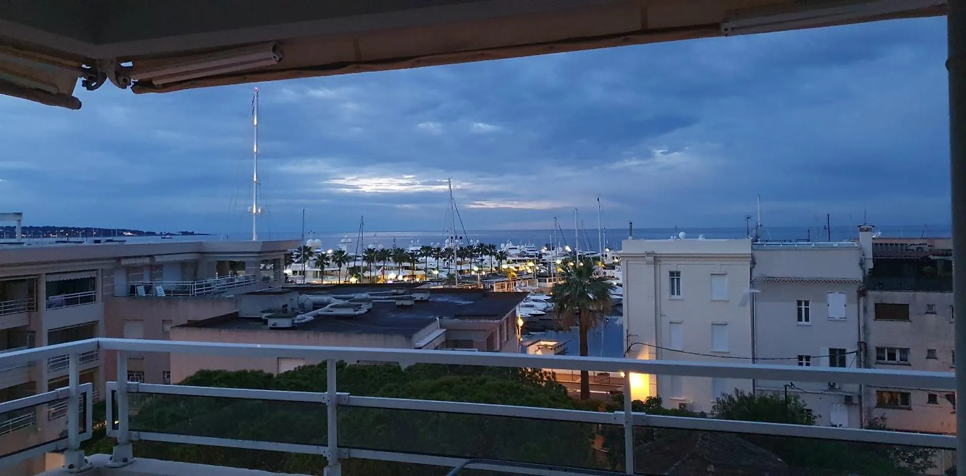 Standing Vue Mer Entre Cannes Et Antibes جولْف جو فرنسا
